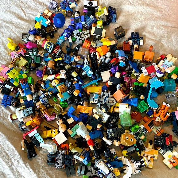 Roblox toy collection - Picture 1 of 7